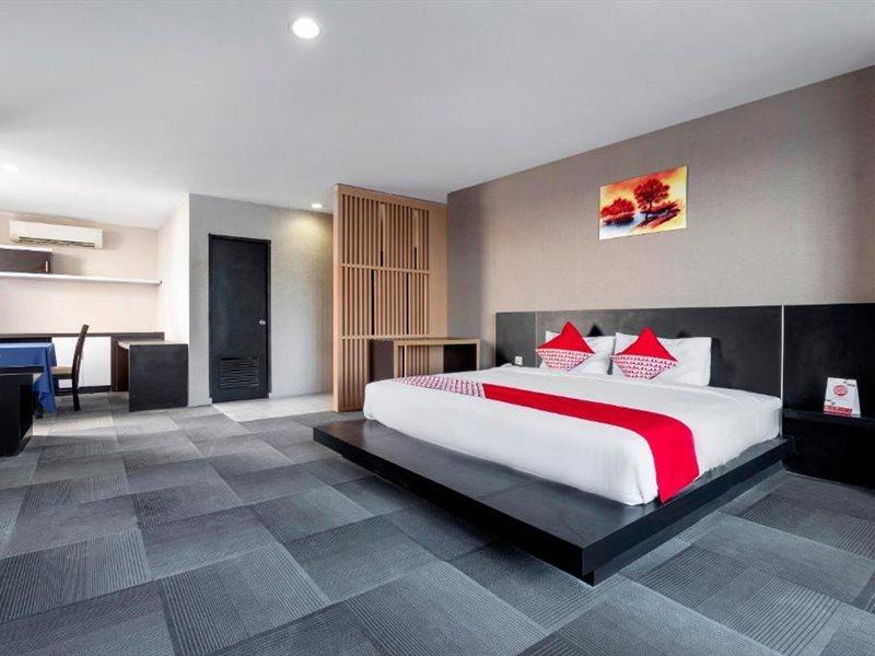 Urbanview Hotel Asyra נקסר מראה חיצוני תמונה