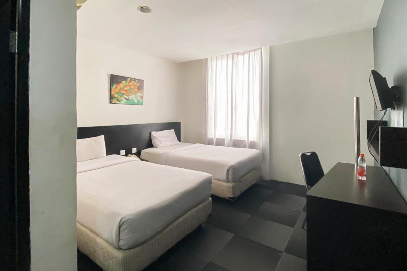 Urbanview Hotel Asyra נקסר מראה חיצוני תמונה