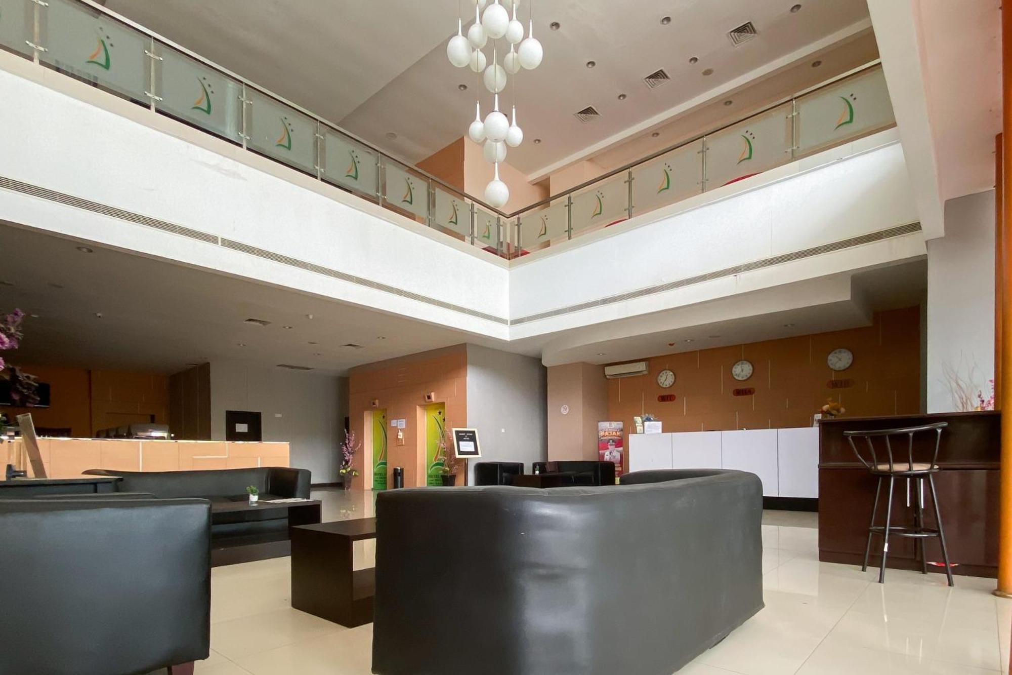 Urbanview Hotel Asyra נקסר מראה חיצוני תמונה