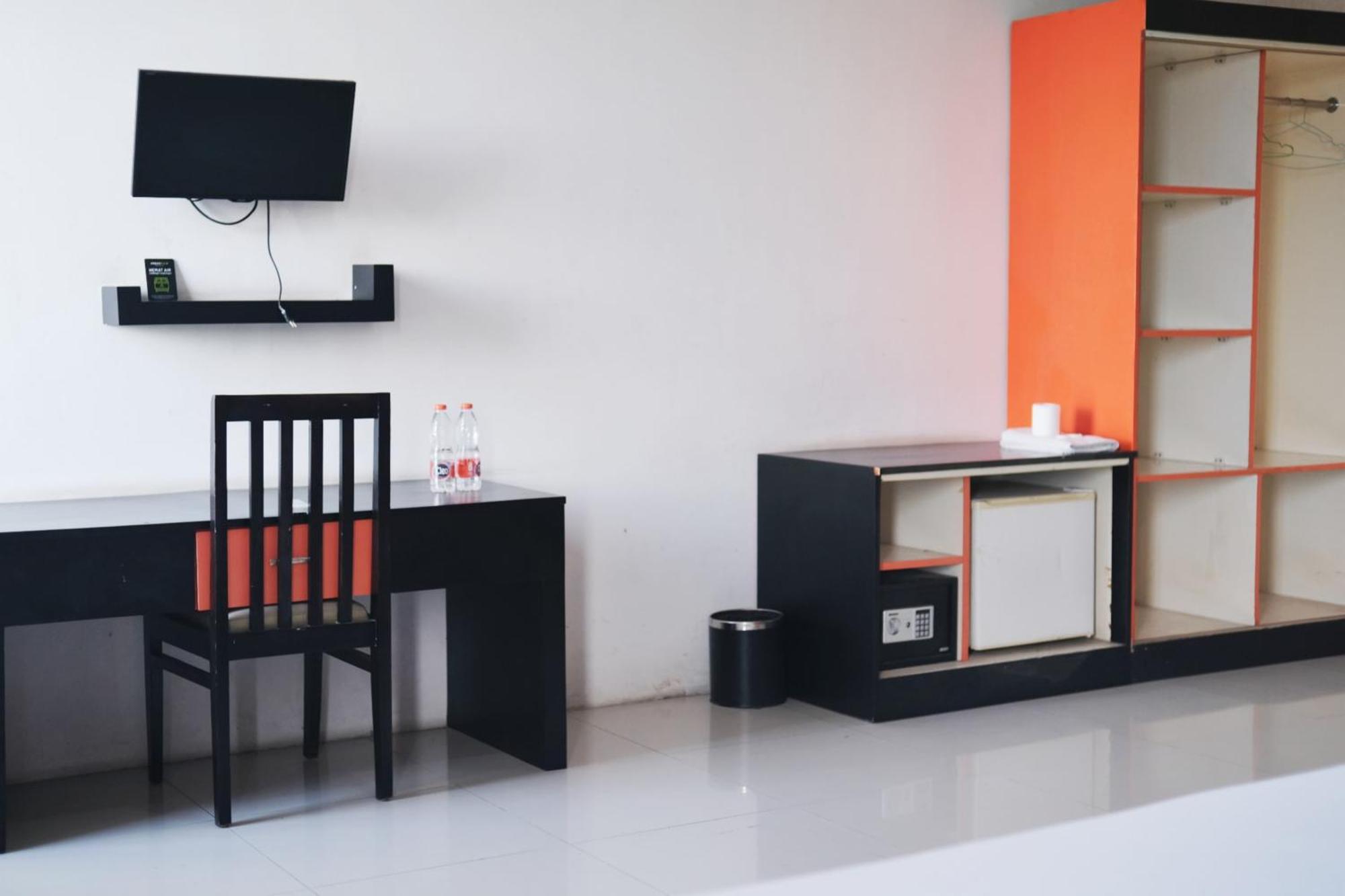 Urbanview Hotel Asyra נקסר מראה חיצוני תמונה